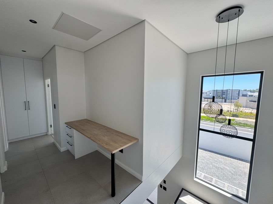 4 Bedroom Property for Sale in Sandown Western Cape